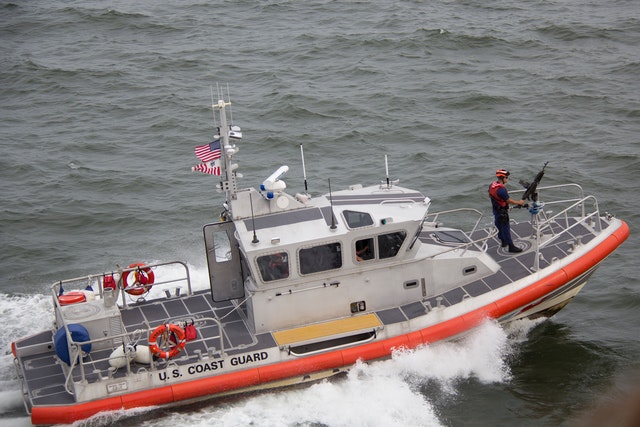 Coast Guard - One of the high-paying dangerous jobs with little or no experience (USA)